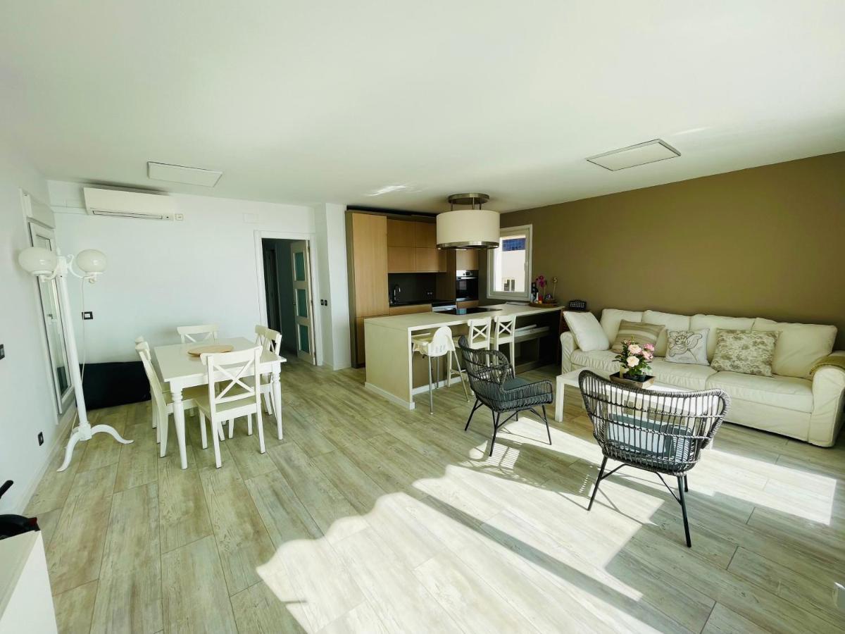 La Marina2 Seaview With Amazing Terrace Apartment Sitges Exterior photo